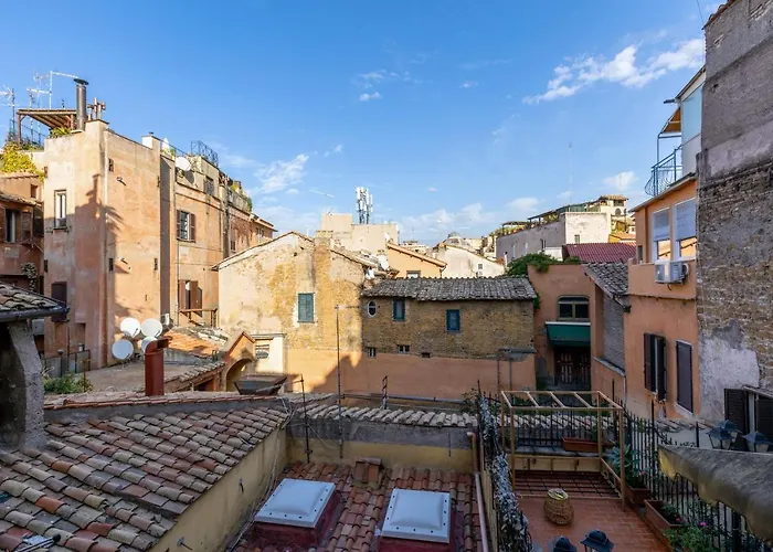 Trastevere House With Balcony,quiet New Apartament Rzym